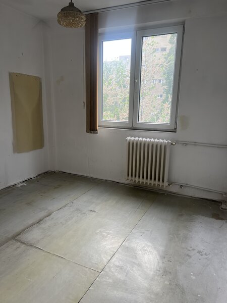 Complex Huedin, Berceni, stradal,