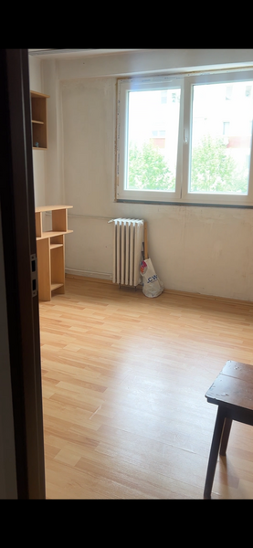 Complex Huedin, Berceni, stradal,